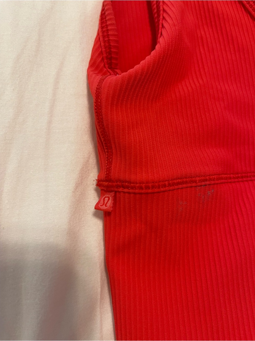 Lululemon Power Pivot Tank - Picture 4 of 4
